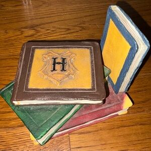 Harry Potter Book Pile Hogwarts Bookend 2000 Enesco - Missing Other Bookend, EUC